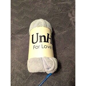 ComfyChic UnHide Lil' Marsh Faux Fur Throw Blanket 50 x 60 in Gray Polyester